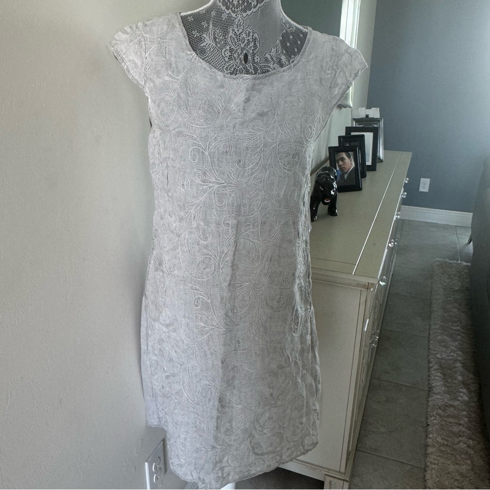 Lace Overlay Cap-Sleeve Mini Dress - White